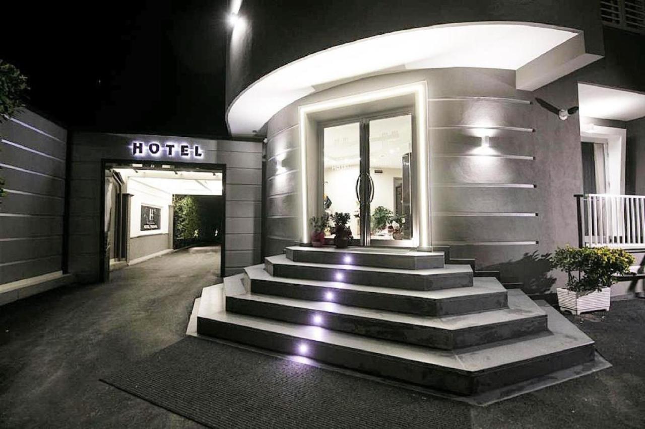 Hotel Trionfal Qualiano Exterior photo